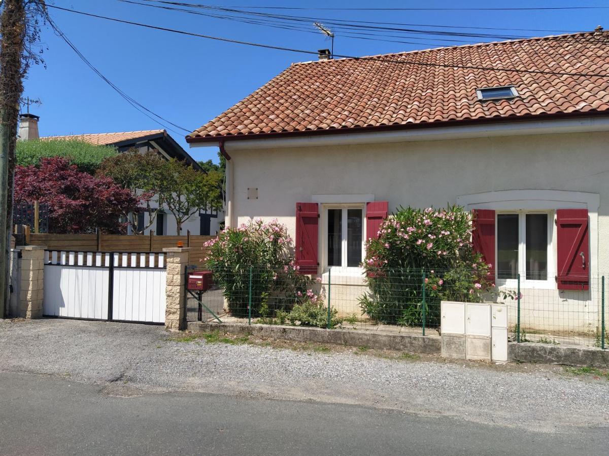 Maison Christy, Spacieux, Calme Avec Jardin 온드라스 외부 사진